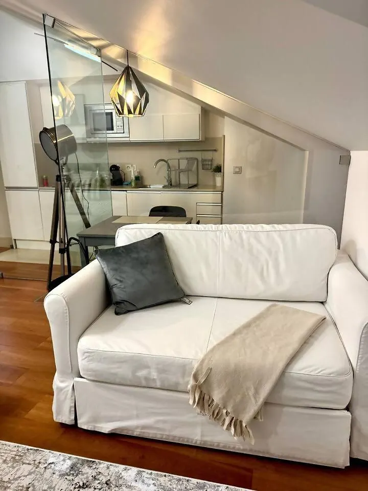 Elegant & Cozy Lisbon Apartment